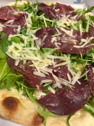 Pizza bresaola