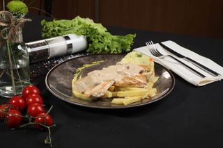 Piletina u šampinjon sosu