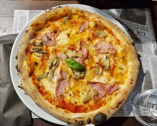 Prosciutto e funghi
