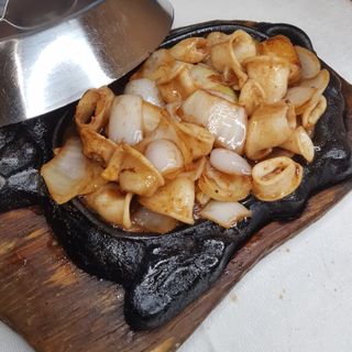 Chipirones en bandeja quemada