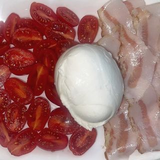bufala pomodorini e guanciale