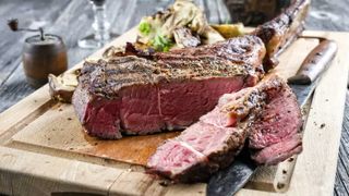 Côte À L'os 300 G Sauté À L'ail Et Romarin