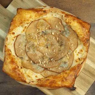 გორგონძოლა & მსხალი / Gorgonzola & pear