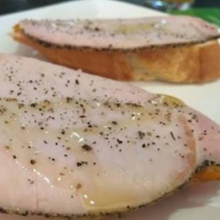 Tostada Sajonia y queso trufa 