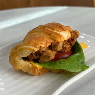 Mini Croissant À L'escalope Pané