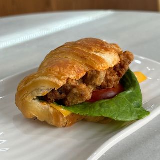 Mini Croissant À L'escalope Pané