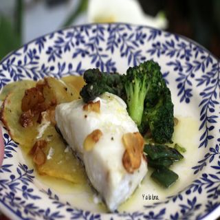 Bacalao Al Horno Sobre Lecho De Patata Y Brócoli