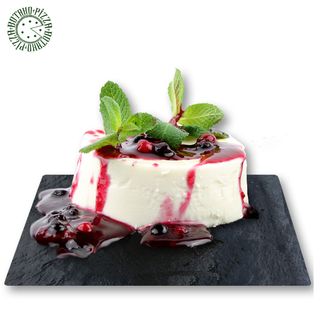 Panna Cotta sa šumskim voćem