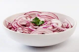 Salata de ceapa roșie