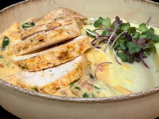 Zupa Dnia i Pieczony Filet z Kurczaka z Puree