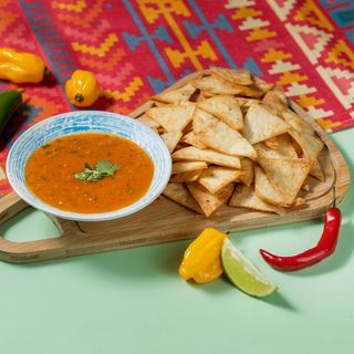 Red Salsa & Tortilla Chips
