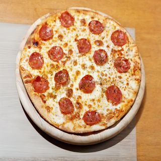 Pizza Salami Pepperoni (Mediana)