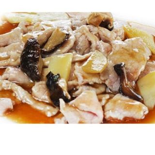 Manzo con bambu e funghi
