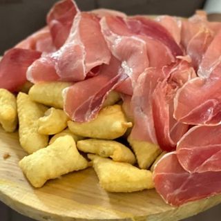 Chiacchiere con crudo