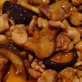 42. Pollo Con Bambú Y Setas