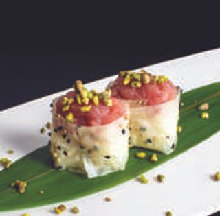 49 Gunkan soy spicy tuna