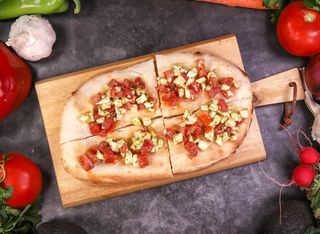 Фокача с домати и моцарела
