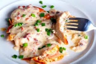 Piept de pui in sos de ardei