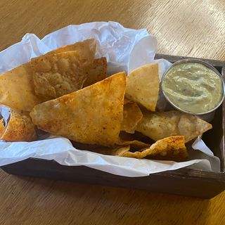 Чіпси з соусом Айолі