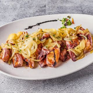 Chipirones A La Plancha Con Cebolla Confitada 