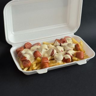 Картопля фрі з молочними сосисками (300г)