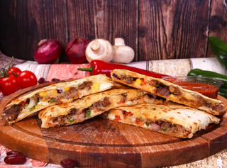 Кесадия със свинско + Домашна лимонада