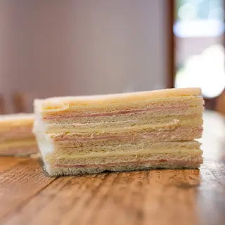 2 Sándwiches de miga triples
