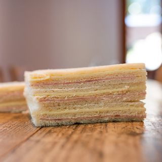 2 Sándwiches de miga triples