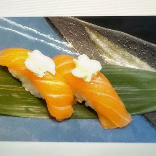 24. Nigiri salmone Philadelphia