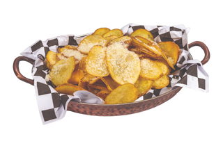 Домашно приготвен картофен чипс с пармезан