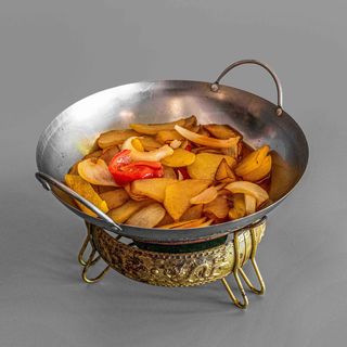 65 - Patate al wok con peperoncini