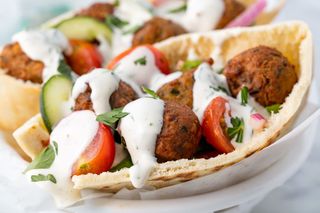 Panino felafel, patatine e bevanda a scelta 