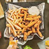 Рибни филенца с пържени картофи (350г)