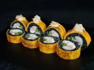 Black Serowy z krewetką (8szt) (320g)