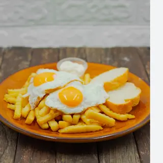 Huevo frito con patatas fritas