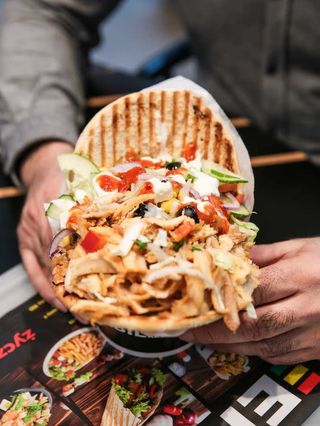 Pita z kurczakiem z wołowiną duża