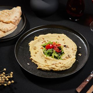 Hummus cu focaccia