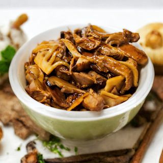 Anatra con funghi e bambù