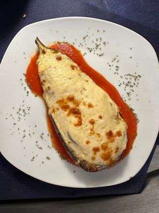 BERENJENA RELLENA DE CARNES