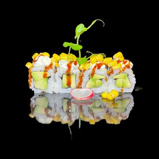 M394 Uramaki mais roll