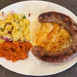 Суджук на скара със зимна гарнитура