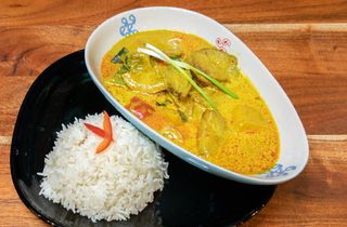 Gaeng Paneang Salmon - łosoś z czerwonym curry