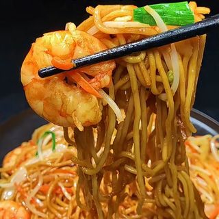 Tallarines Salteadas Con Gambas