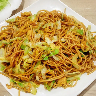 Spaghetti di grano saltati uova verdura e suino