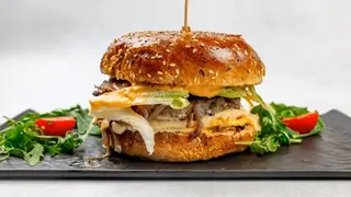 Burger Seoski Referent ... "kad kravata miriše na slaninu"