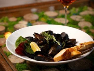 Мідії з травами