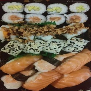 Combo 3 NIGIRI MAKI MORIAWASE (22PIECES)