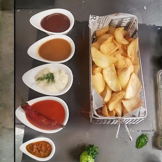 Patatas 4 salsas (alavesas)