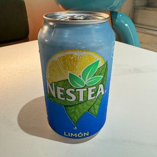 Fuze tea Té Negro Limón lata 330ml.
