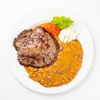 Pljeskavica sa zapečenim grahom